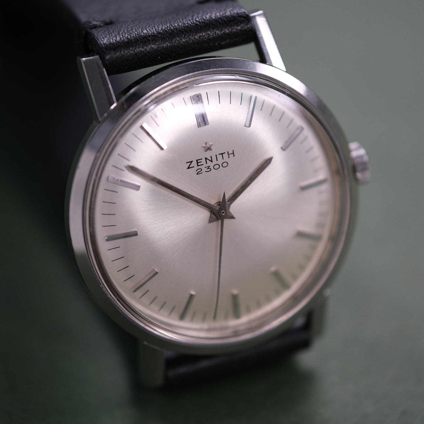 Zenith 2300 Manual Wind Dress Watch