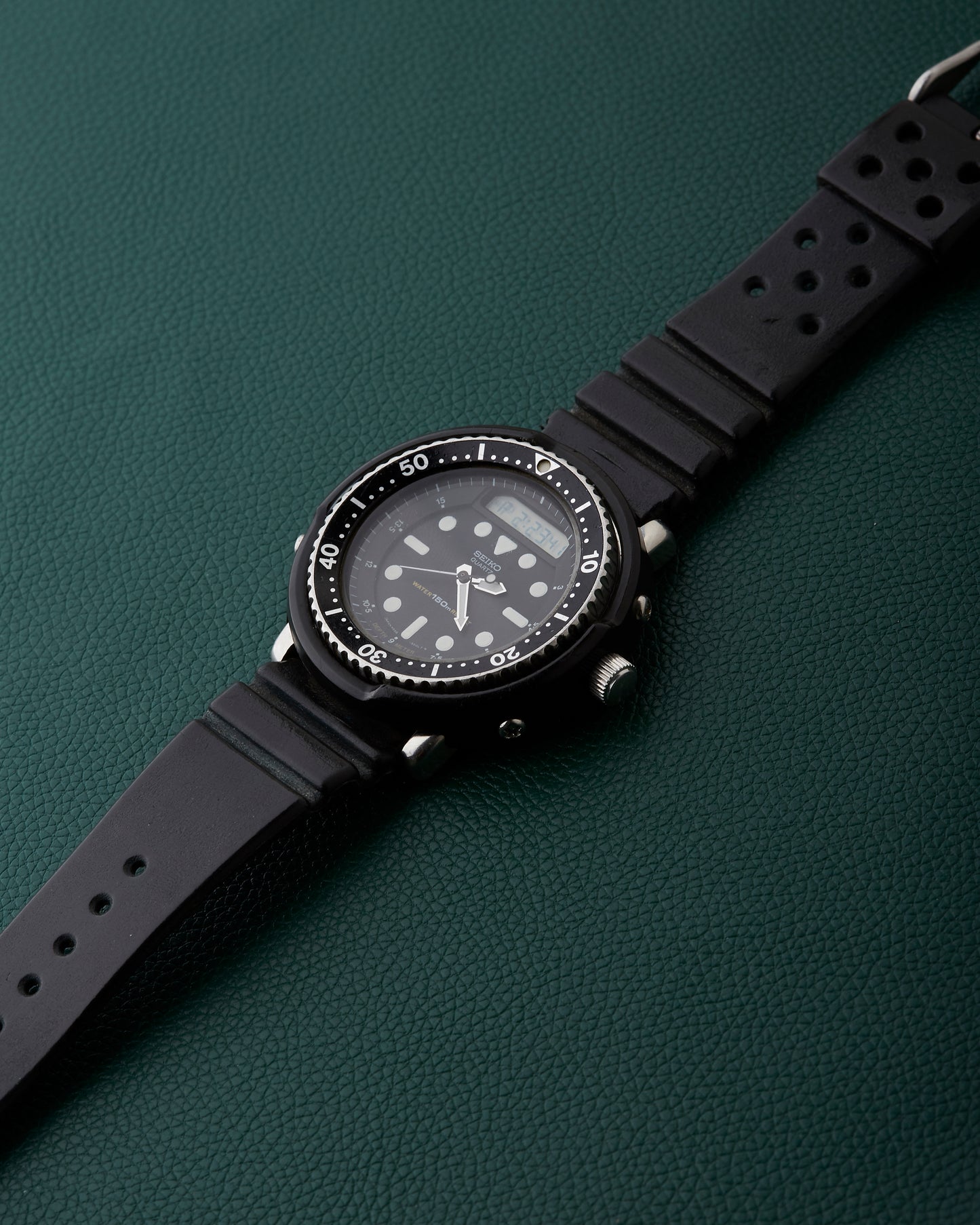 Seiko H558-5000 Arnie Quartz Diver Watch Vintage May 1982