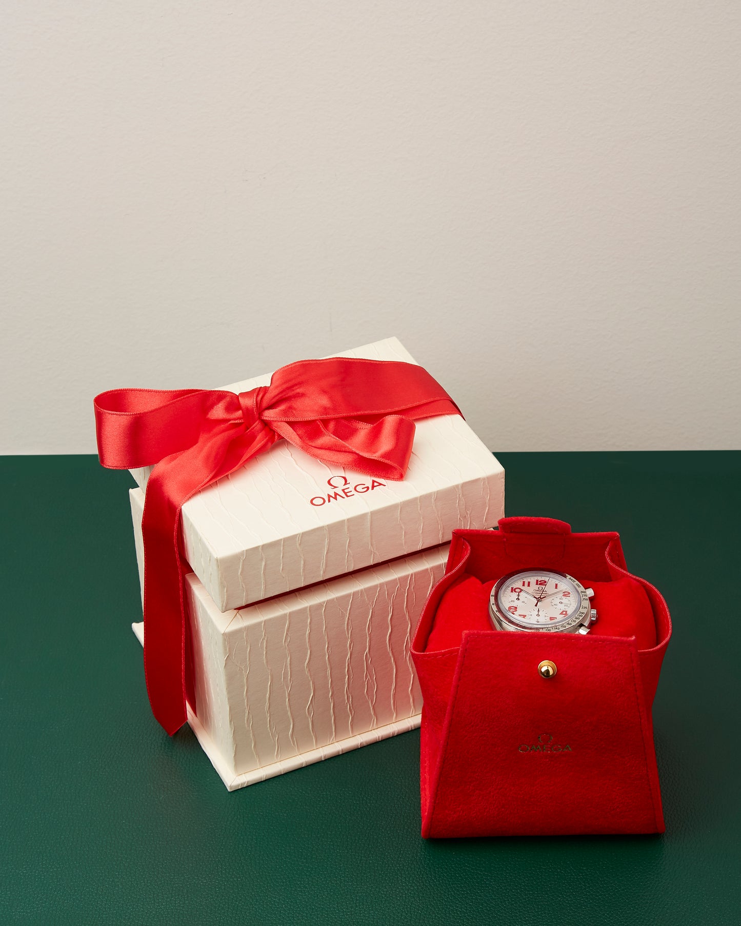 Omega Speedmaster 3534.79.00 Mother of Pearl Dial Steel Watch Full Set