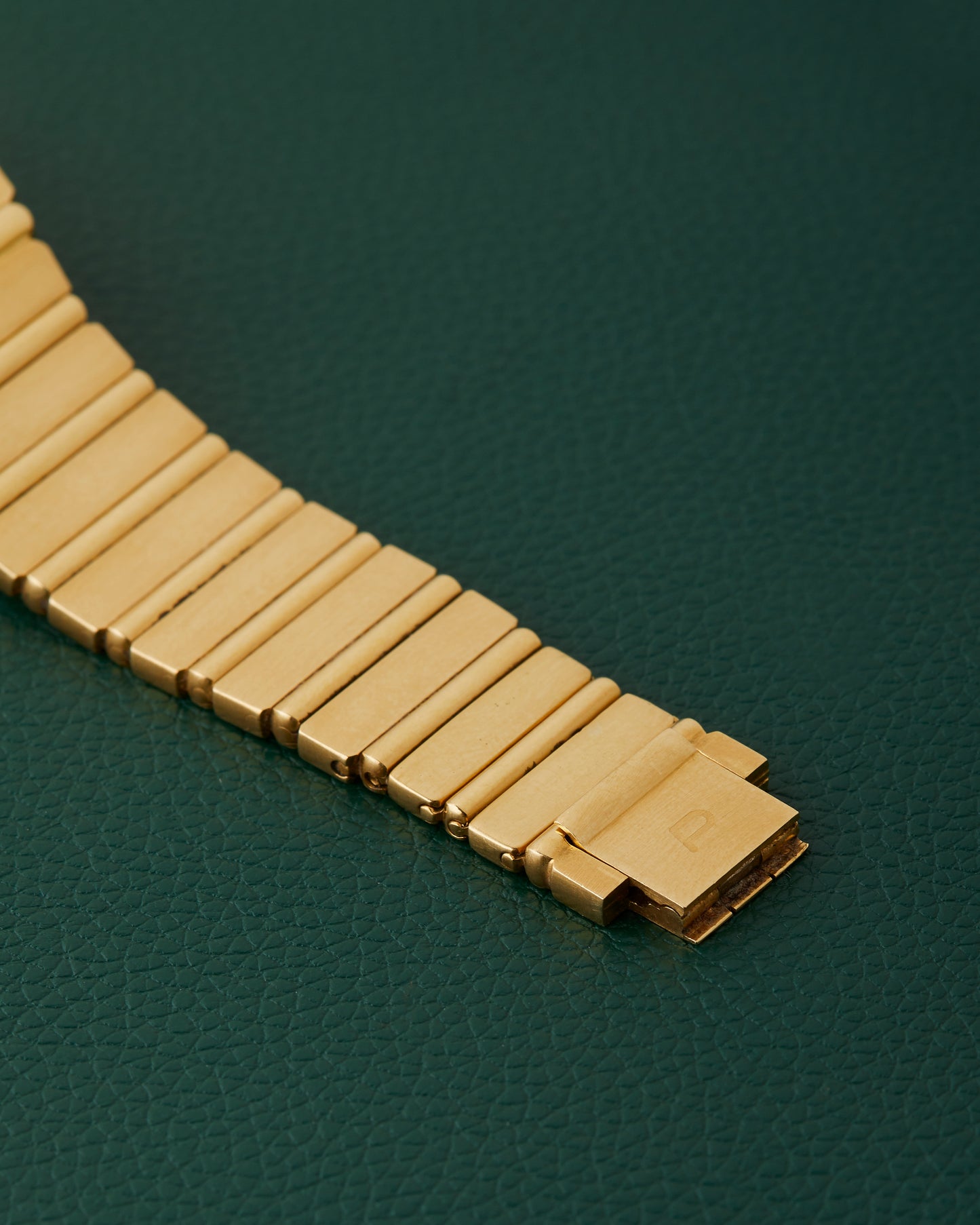 Piaget Polo Date 15661 C701 Round Jumbo 18K Gold