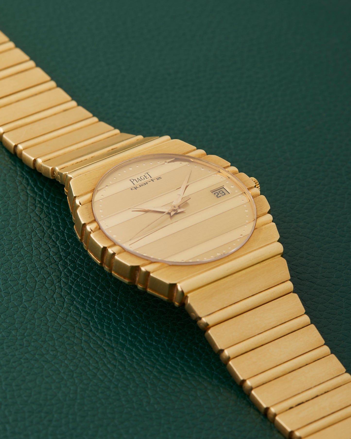 Piaget Polo Date 15661 C701 Round Jumbo 18K Gold