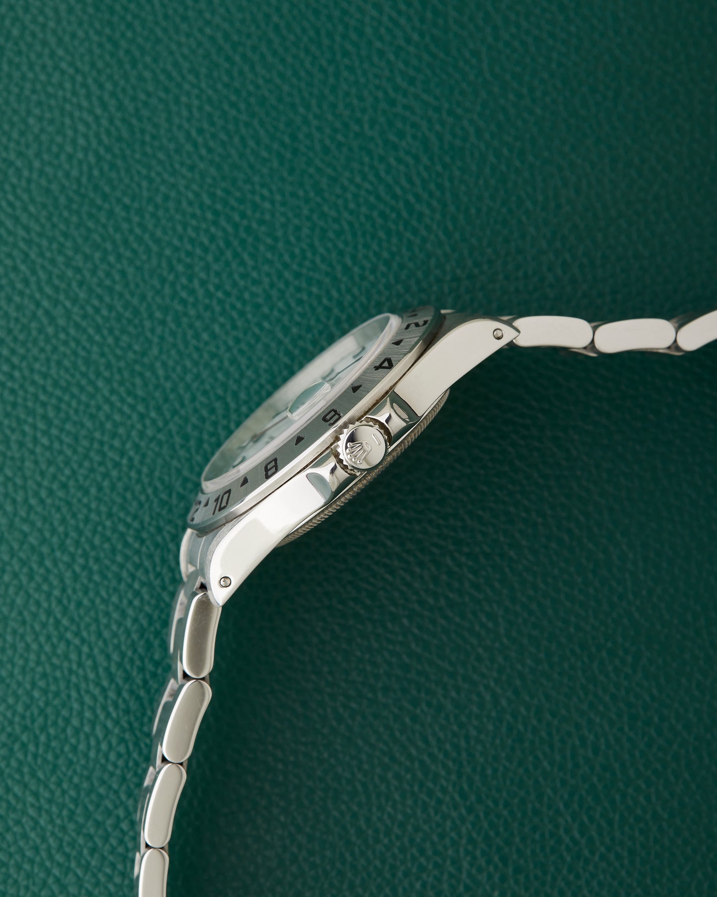 Rolex Explorer II 16570 X Serial 1991 Oyster Bracelet Polar White Dial