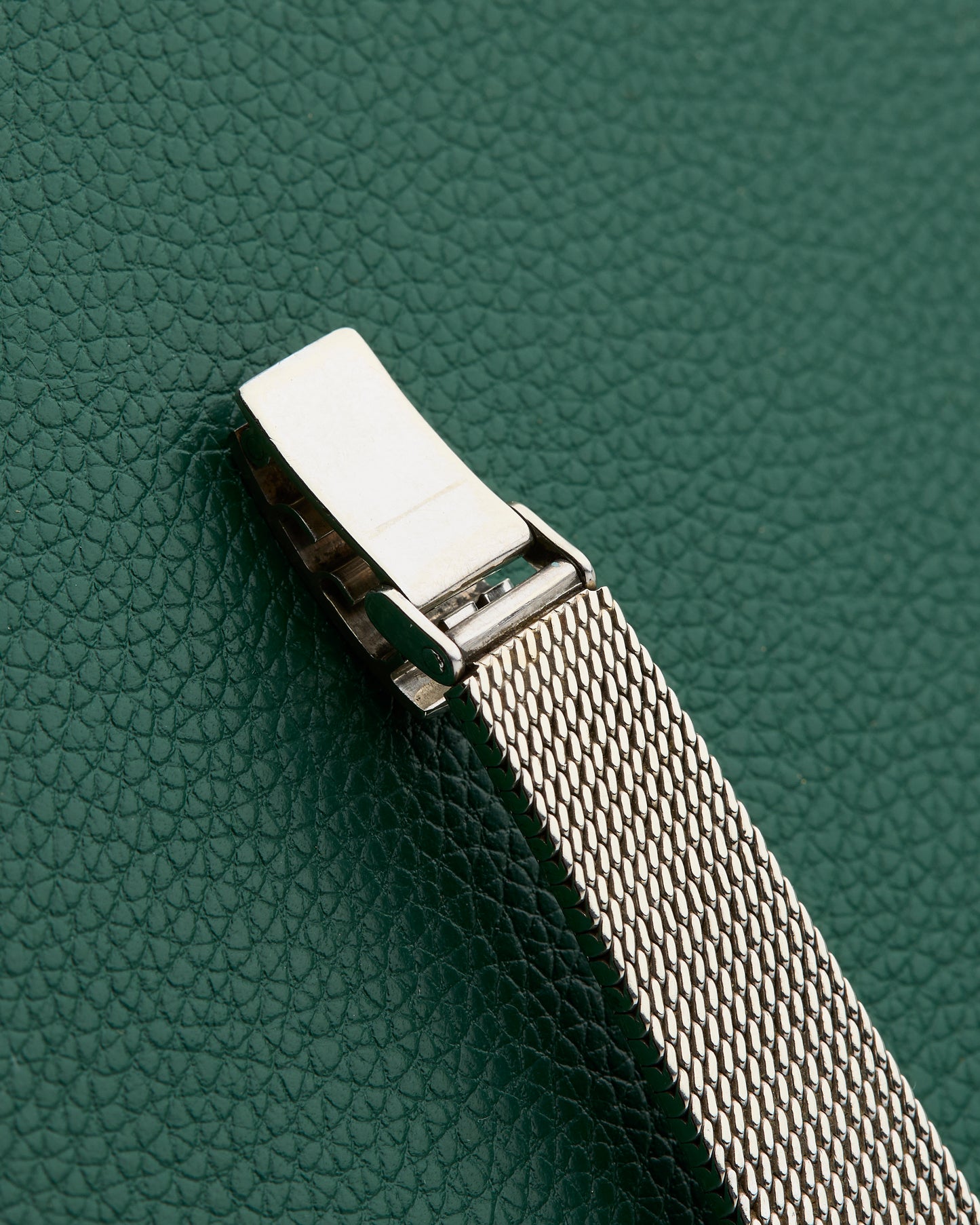 Omega Ref. 171BCF27P White Gold 18k Diamonds & Emeralds Cocktail Watch