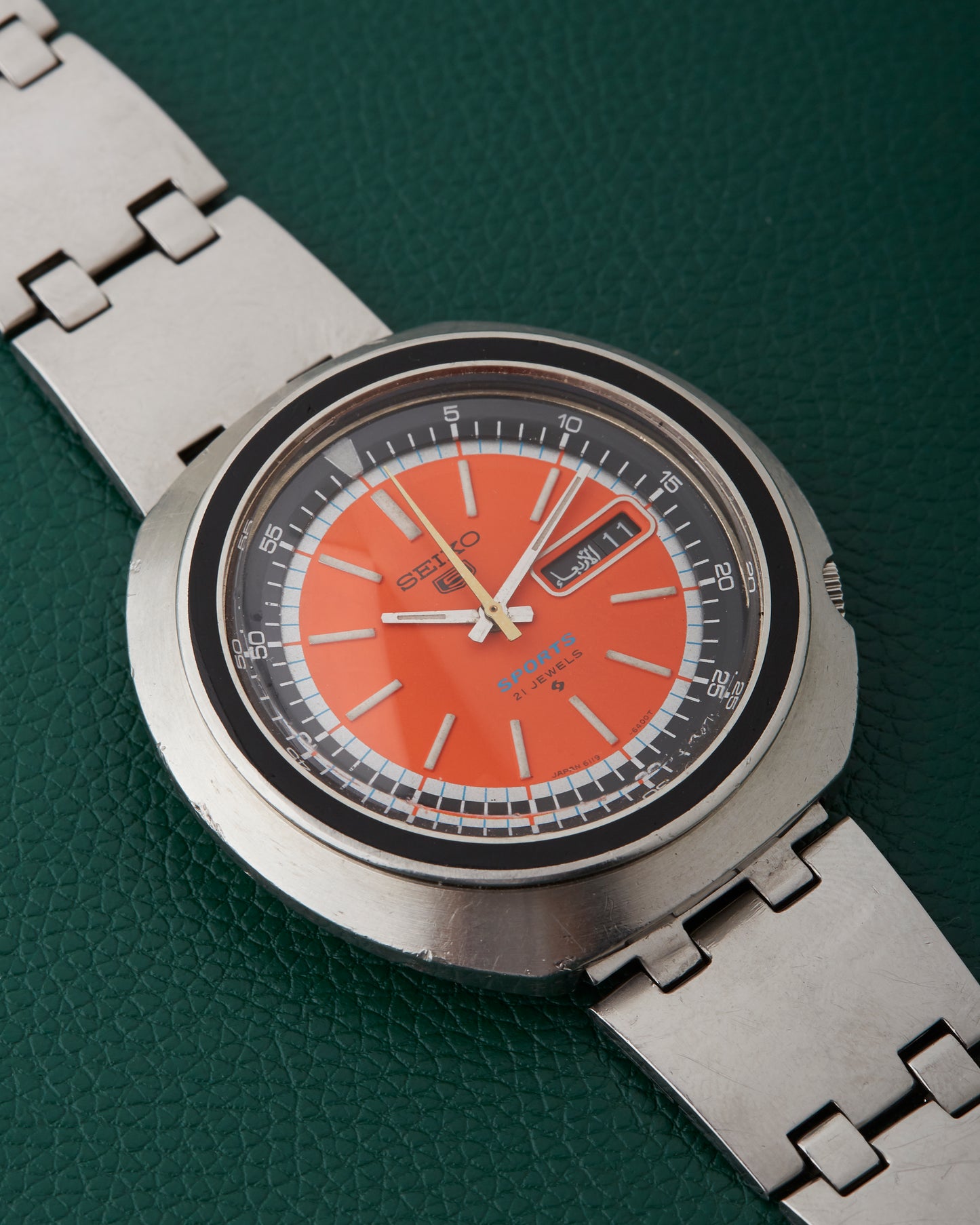 Seiko 5 Sports UFO 6119-6400 Orange Diver Seiko Bracelet Vintage 1974