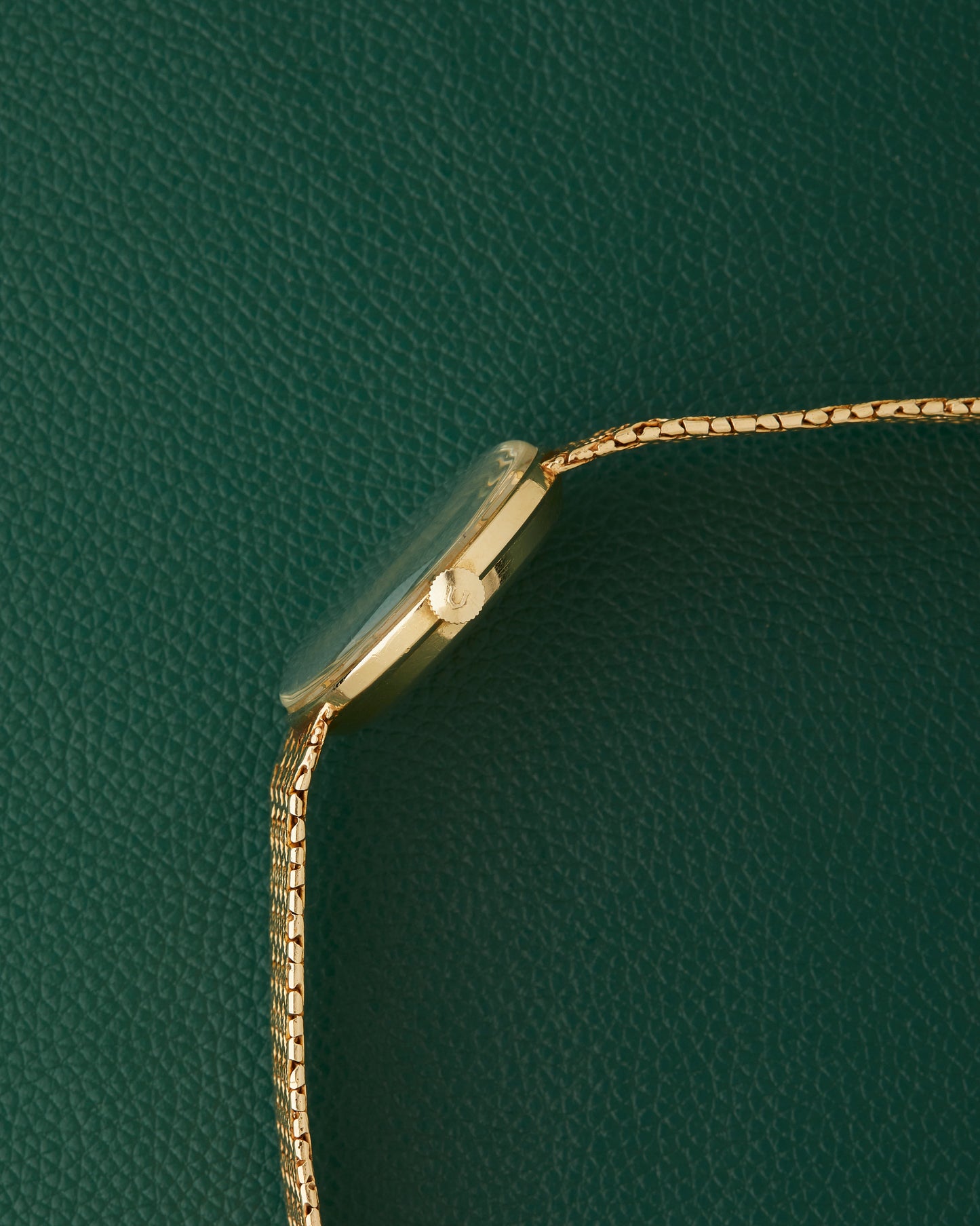 Universal Geneve 14k Yellow Gold Integrated Bracelet Automatic 28