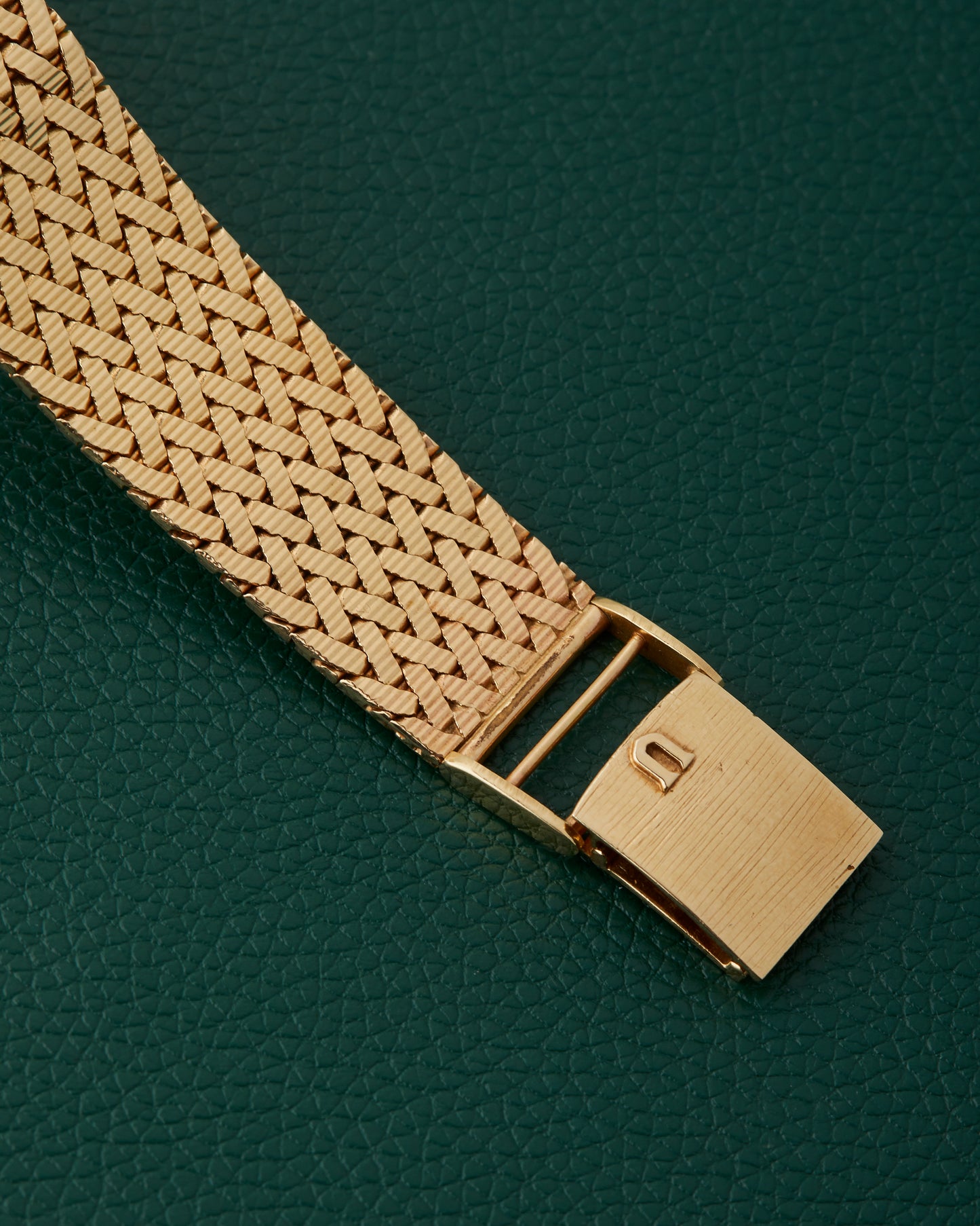 Universal Geneve 14k Yellow Gold Integrated Bracelet Automatic 28