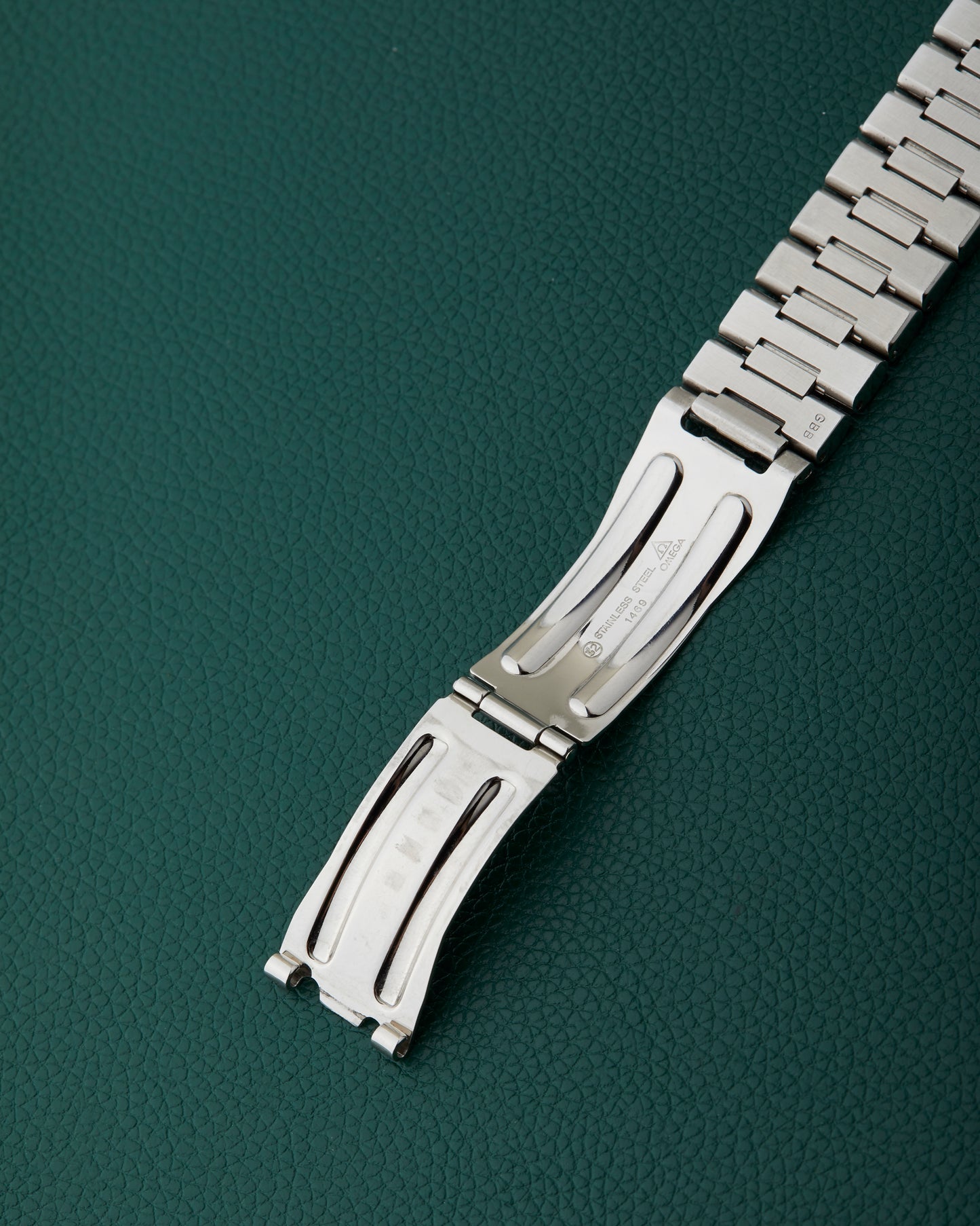 Omega Speedmaster 375.0054 Triple Calendar Bracelet & Box