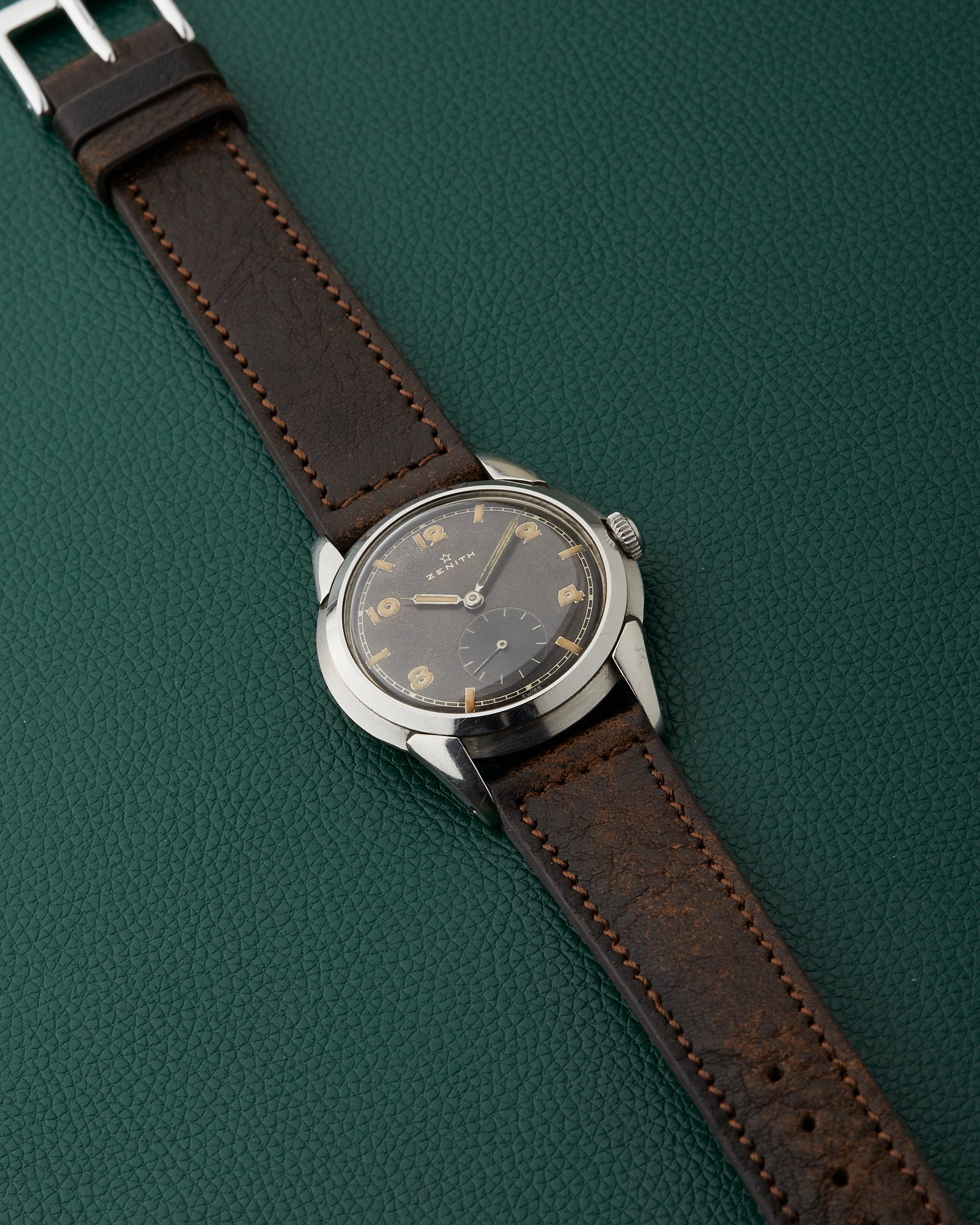 Zenith Chocolate Brown Tropical Dial 1945 Cal.106 P-6 Vintage Manual Winding