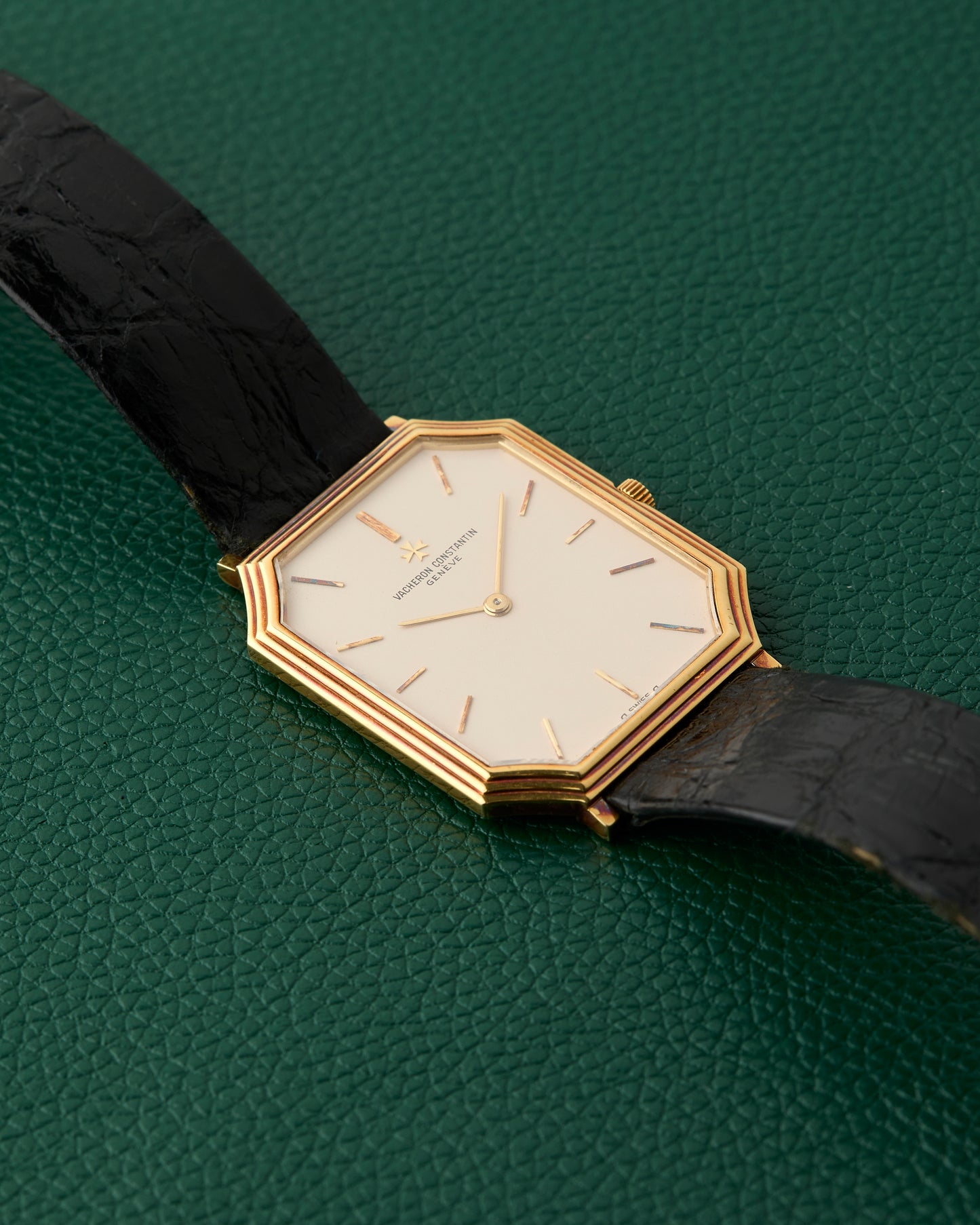 Vacheron Constantin Octagon Stepped Case Ref. 33072 Yellow Gold 18K