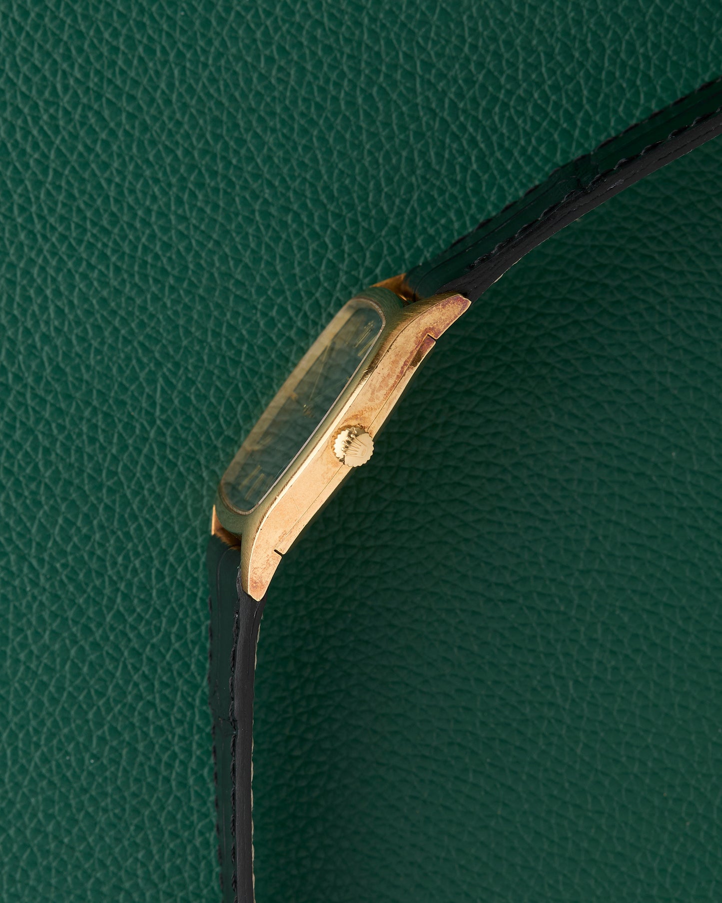 Rolex Cellini Ref. 3805 Blue Sunburst 18k Yellow Gold TV case 1976