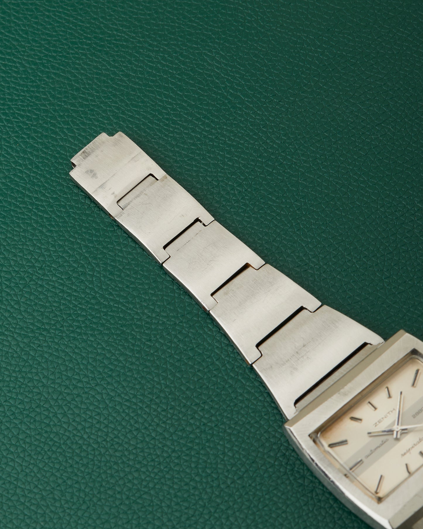 Zenith Ref. A769 Respirator TV-Shaped Case Lobster Bracelet 1974