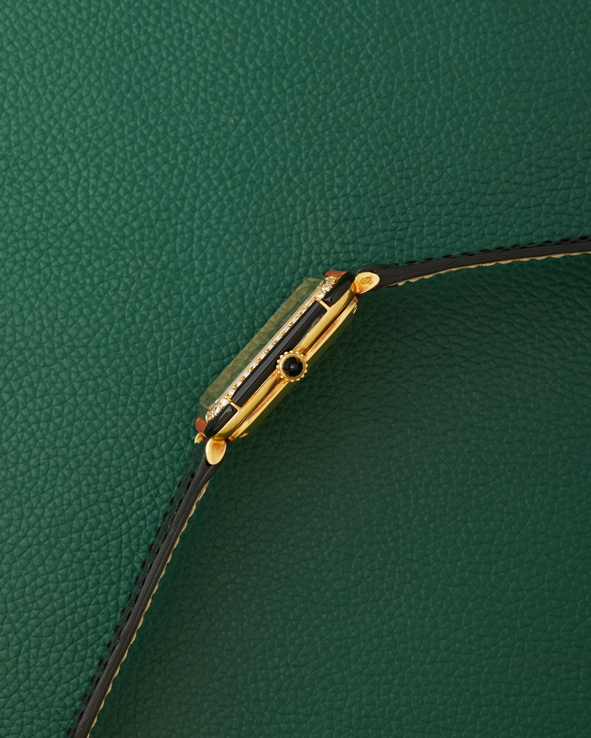 IWC Schaffhausen Ref. 2575 Onyx Dial 18K Yellow Gold Diamond-Set Bezel