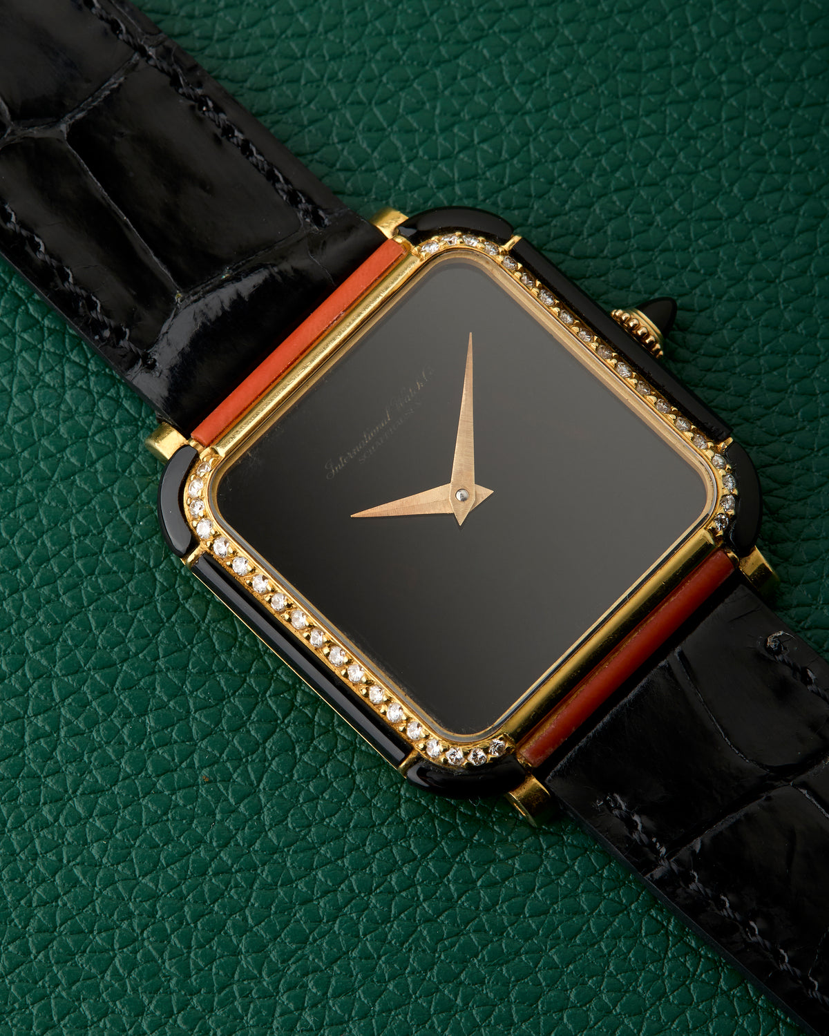 IWC Schaffhausen Ref. 2575 Onyx Dial 18K Yellow Gold Diamond-Set Bezel