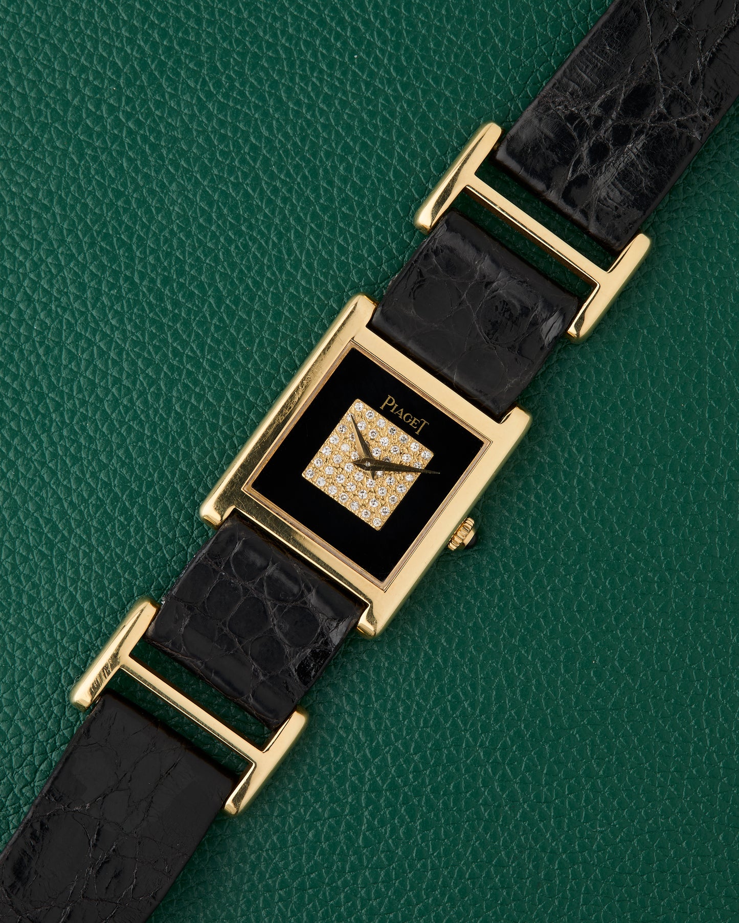 Piaget Ref. 90802 Onyx & Diamonds Dial 18k Yellow Gold