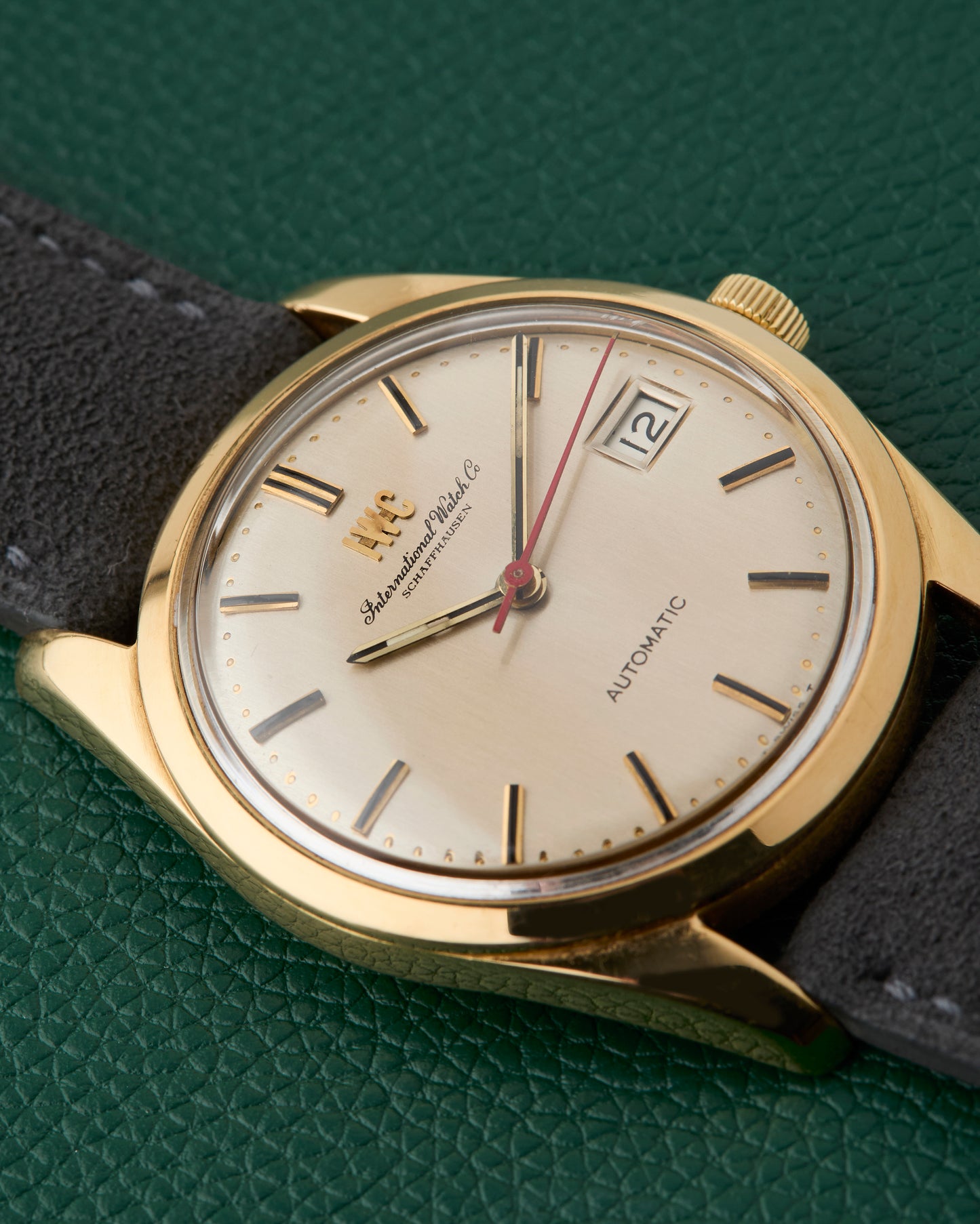 IWC Shaffhausen Ref. R817A Automatic 18k Yellow Gold