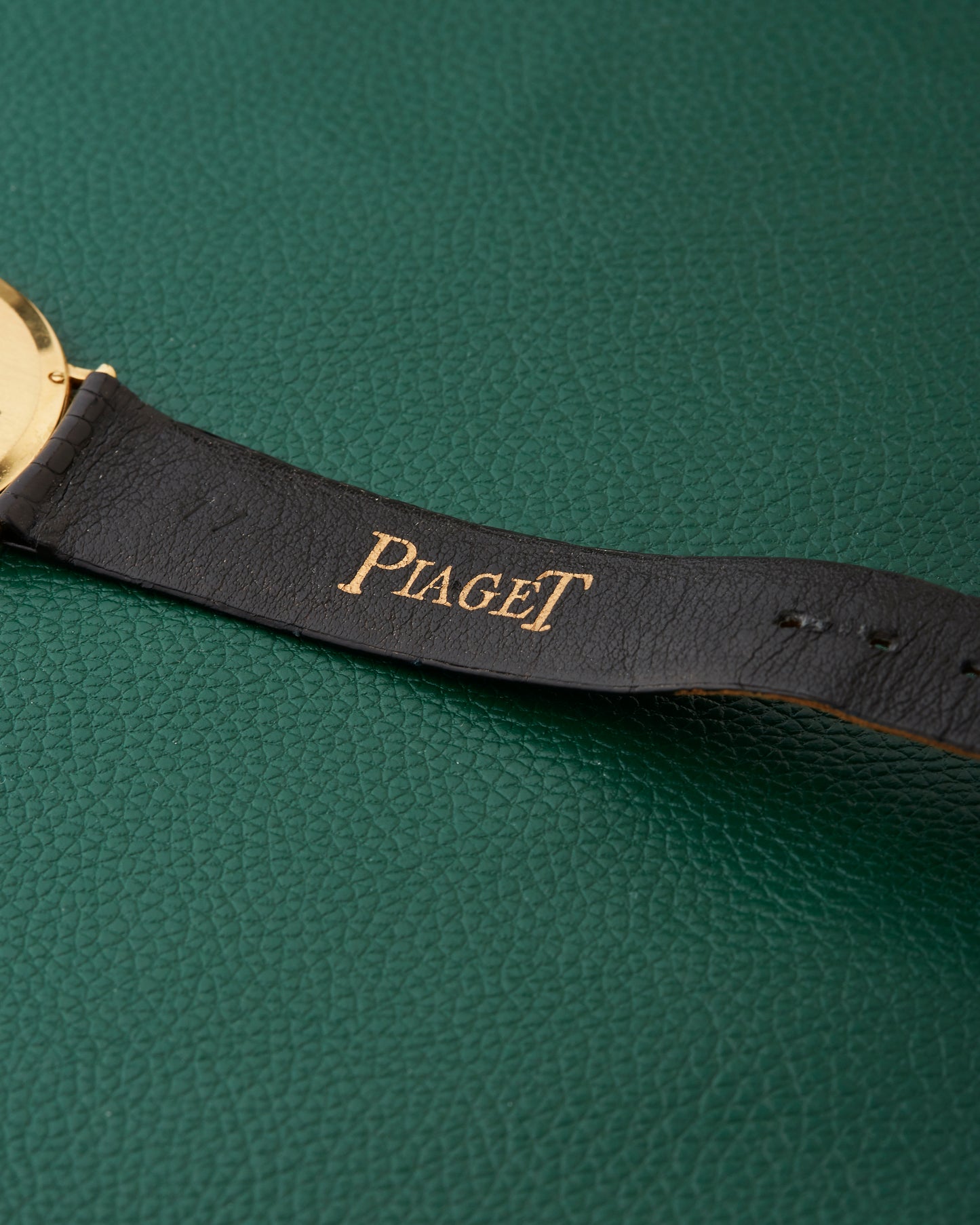 Piaget 2621 Ultra Thin 18k Yellow Gold Dress Watch