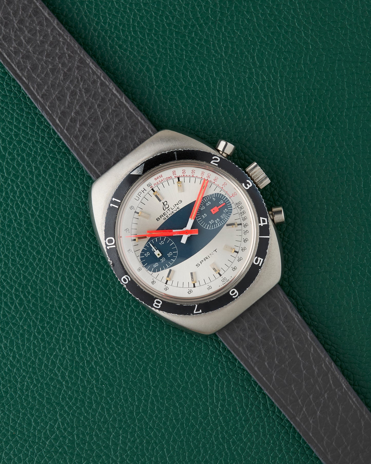 Breitling Sprint Ref. 2212 Surfboard Dial Chronograph