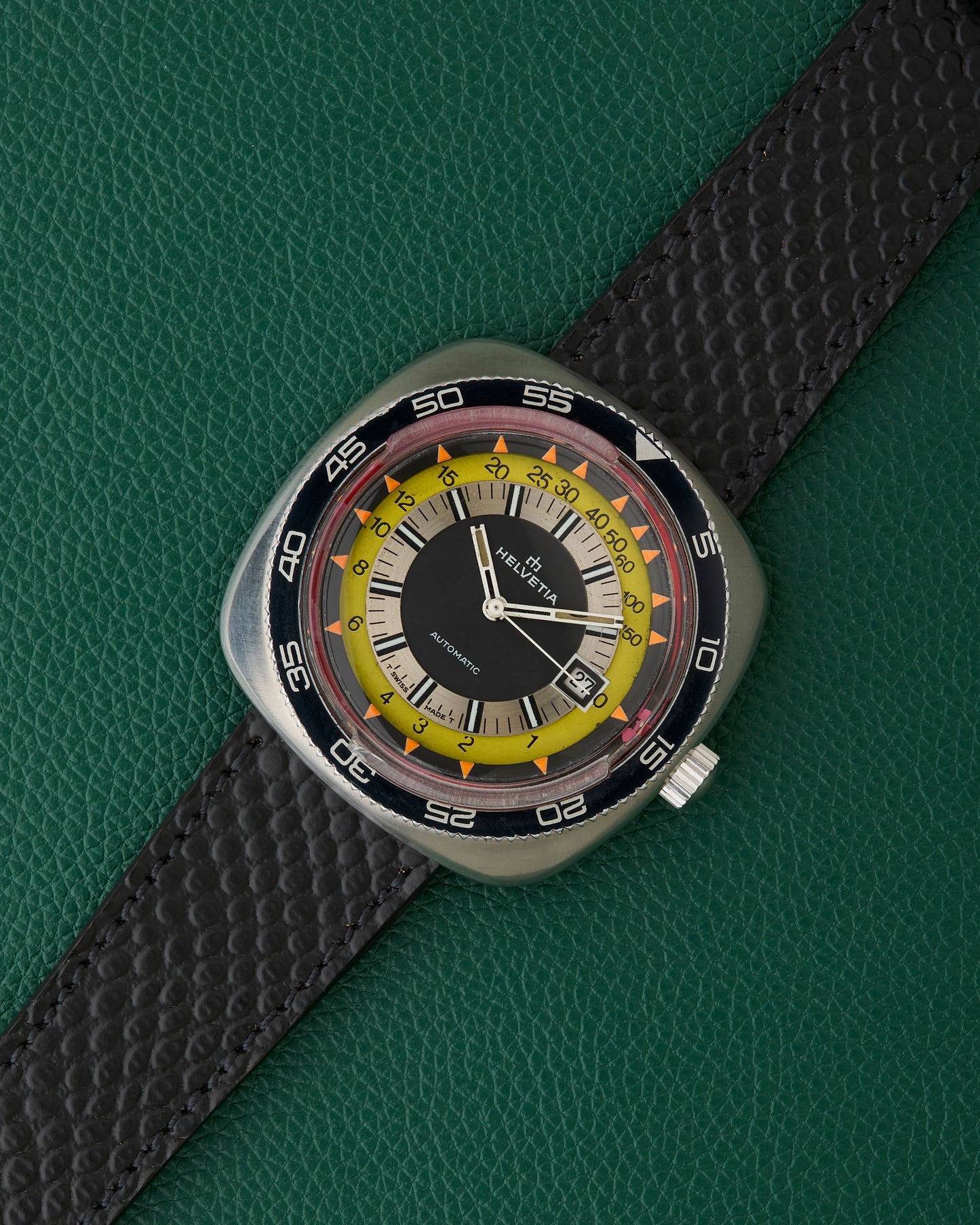 Helvetia Ref.2783.032.30 Yellow & Silver Dial 1960s Vintage Diver Watch