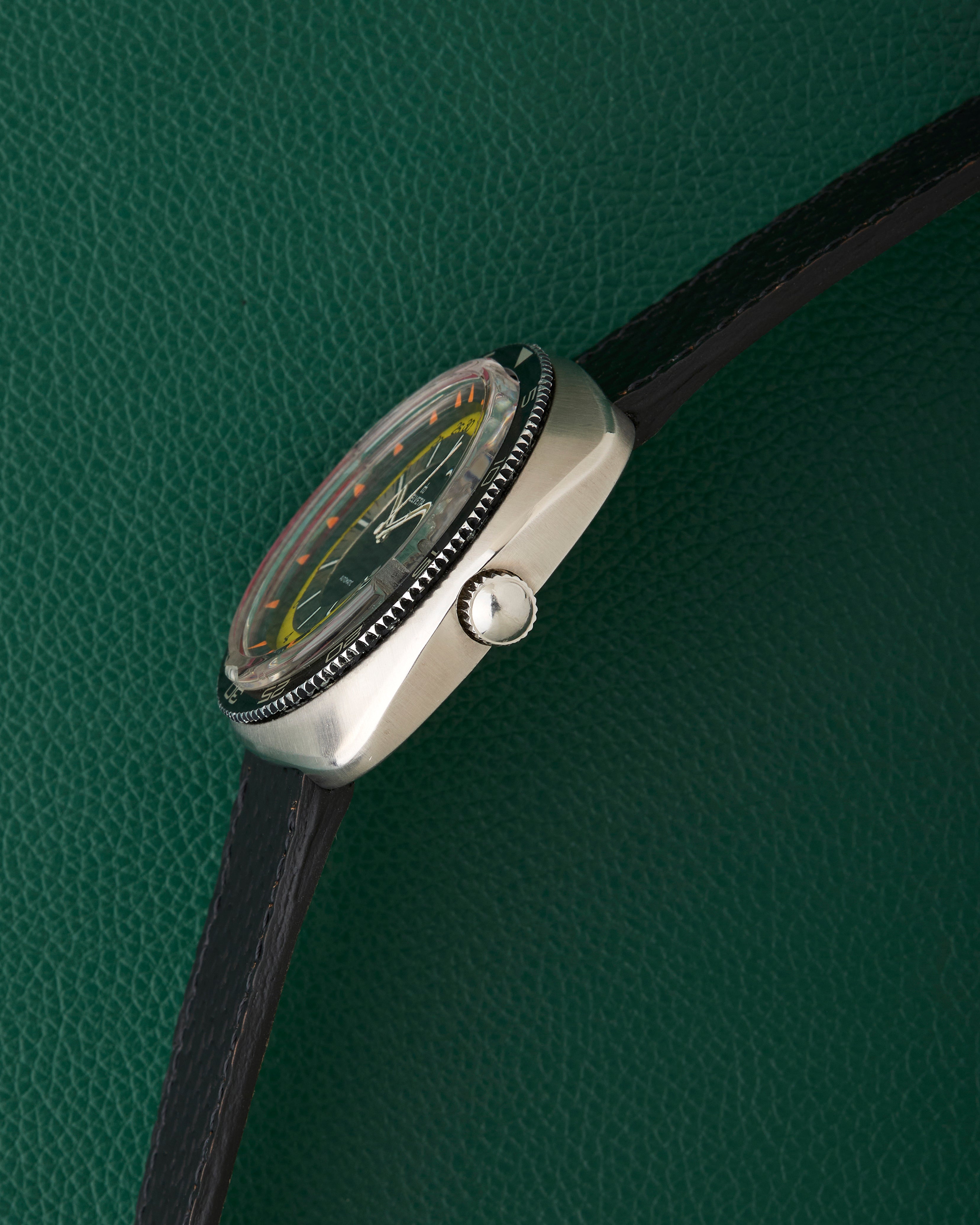 Helvetia Ref.2783.032.30 Yellow & Silver Dial 1960s Vintage Diver